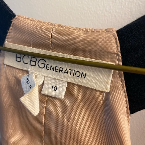 Gently worn pink BCBG dress. Size 10 with black straps. - Picture 3 of 6